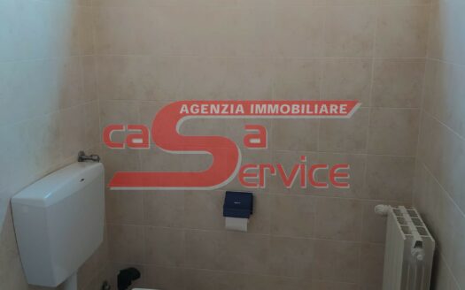 Monsummano Terme, zona centro, ufficio con 4 studi