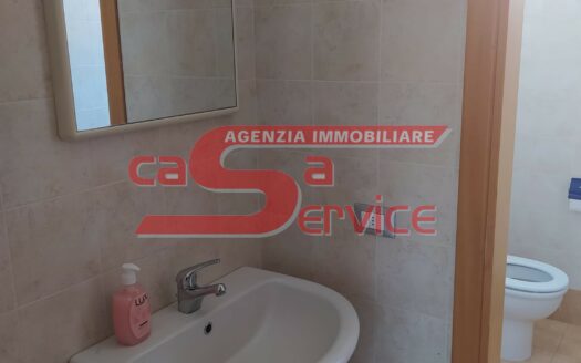 Monsummano Terme, zona centro, ufficio con 4 studi