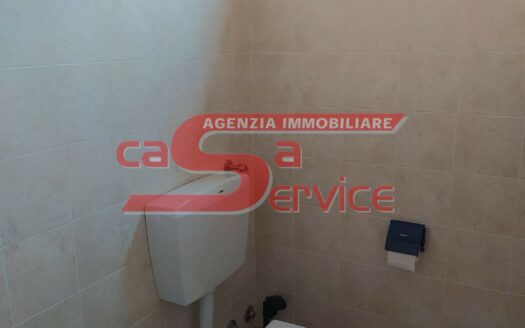 Monsummano Terme, zona centro, ufficio con 4 studi