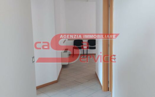 Monsummano Terme, zona centro, ufficio con 4 studi