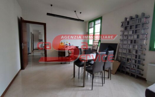 Montecatini Terme, zona centro, ufficio con due garage e cantina