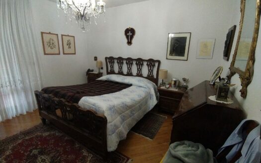 Montecatini Terme, zona Casina Rossa, Villetta Bifamiliare con 3 camere
