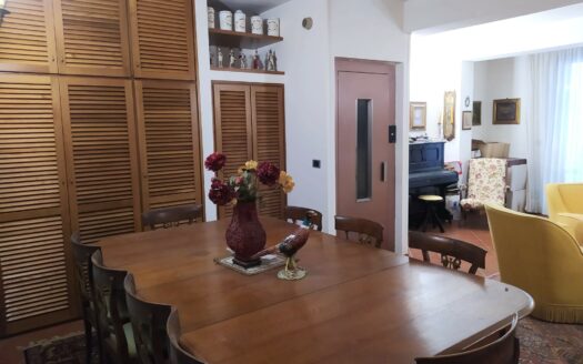 Montecatini Terme, zona Casina Rossa, Villetta Bifamiliare con 3 camere