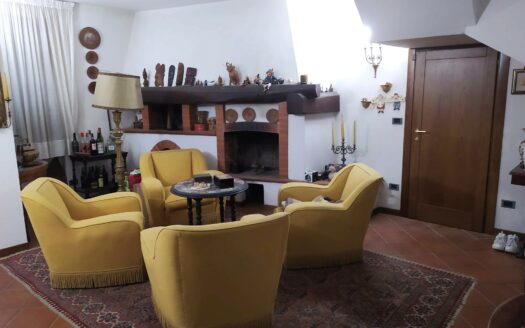 Montecatini Terme, zona Casina Rossa, Villetta Bifamiliare con 3 camere