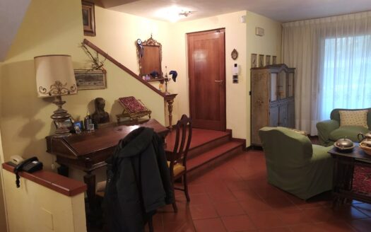 Montecatini Terme, zona Casina Rossa, Villetta Bifamiliare con 3 camere