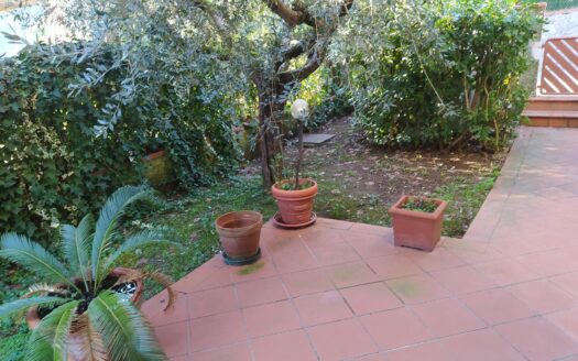 Montecatini Terme, zona Casina Rossa, Villetta Bifamiliare con 3 camere
