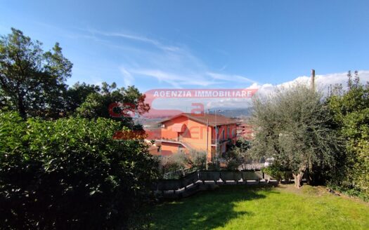 Monsummano Terme villa panoramica con giardino