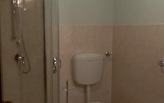 Monsummano Terme, zona Grotta Parlanti, terratetto libero su due lati