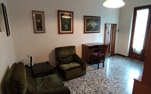 Monsummano Terme, zona le Case, Viareggina libera su quattro lati