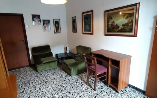 Monsummano Terme, zona le Case, Viareggina libera su quattro lati