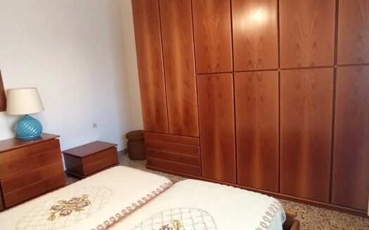 Monsummano Terme, zona le Case, Viareggina libera su quattro lati