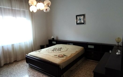 Monsummano Terme, zona le Case, Viareggina libera su quattro lati