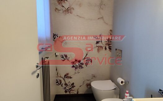 Montecatini Terme attico con terrazza in zona residenziale