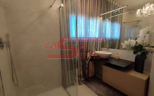 Montecatini Terme attico con terrazza in zona residenziale