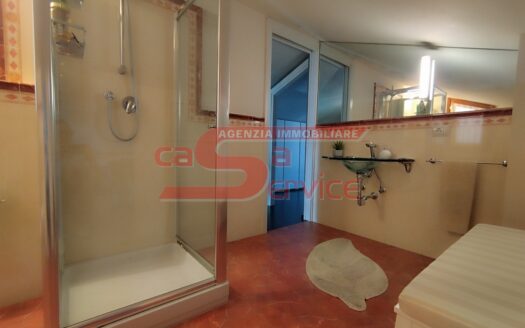 Montecatini Terme attico con terrazza in zona residenziale