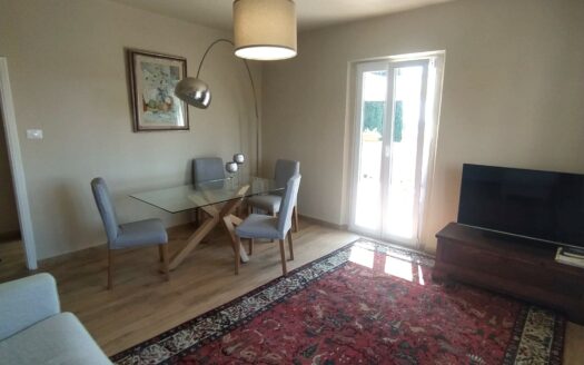 Monsummano Terme. Zona centrale. Appartamento con una camera