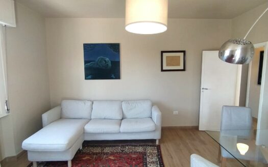 Monsummano Terme. Zona centrale. Appartamento con una camera