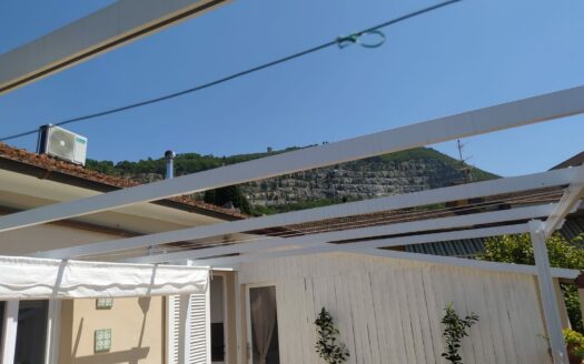 Monsummano Terme. Zona centrale. Appartamento con una camera