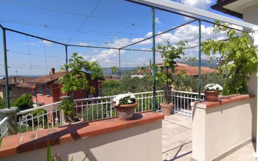 Monsummano Terme. Zona centrale. Appartamento con una camera