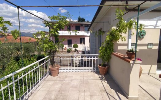 Monsummano Terme. Zona centrale. Appartamento con una camera