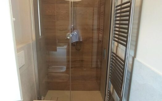 Monsummano Terme. Zona centrale. Appartamento con una camera