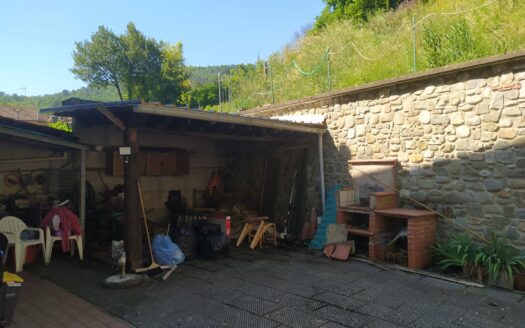 Montecatini Terme, Zona Nievole, Terratetto libero su tre lati