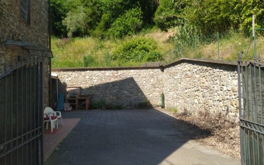 Montecatini Terme, Zona Nievole, Terratetto libero su tre lati