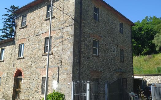 Montecatini Terme, Zona Nievole, Terratetto libero su tre lati