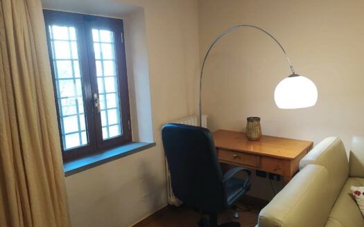 Monsummano Terme, località Le Case, villetta bifamiliare libera su tre lati