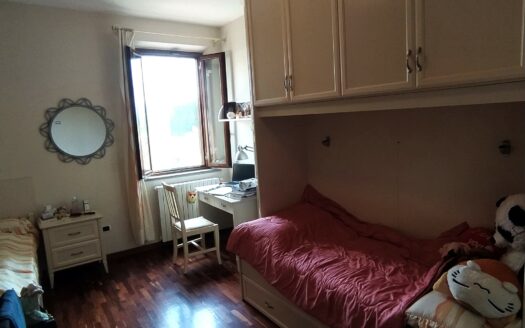 Monsummano Terme, località Le Case, villetta bifamiliare libera su tre lati