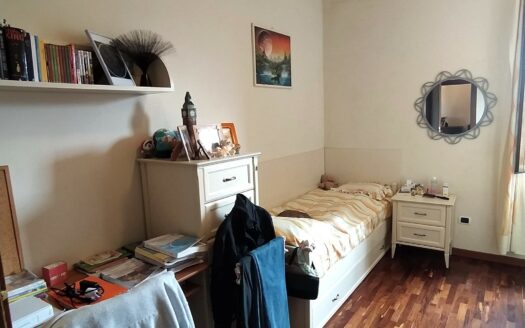 Monsummano Terme, località Le Case, villetta bifamiliare libera su tre lati