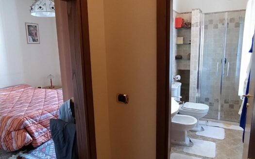 Monsummano Terme, località Le Case, villetta bifamiliare libera su tre lati