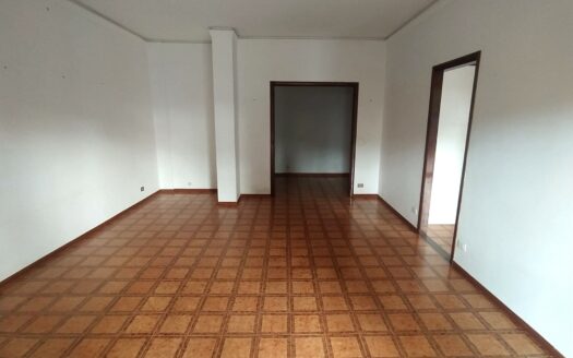 Montecatini Terme. Zona Nord, appartamento piano terra con tre camere