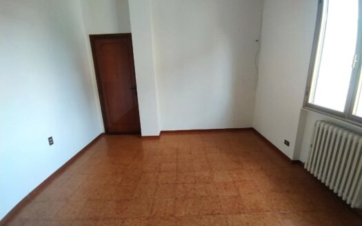 Montecatini Terme. Zona Nord, appartamento piano terra con tre camere