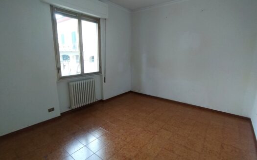 Montecatini Terme. Zona Nord, appartamento piano terra con tre camere