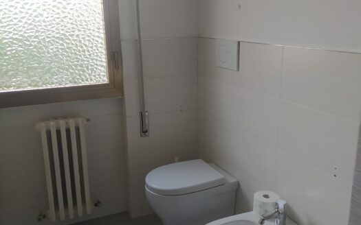 Montecatini Terme. Zona Nord, appartamento piano terra con tre camere