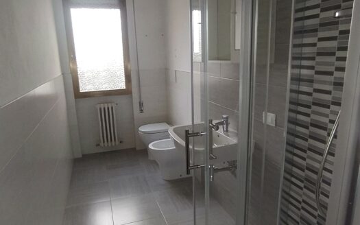 Montecatini Terme. Zona Nord, appartamento piano terra con tre camere