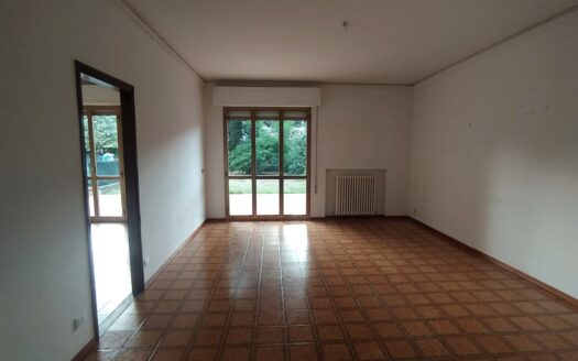 Montecatini Terme. Zona Nord, appartamento piano terra con tre camere