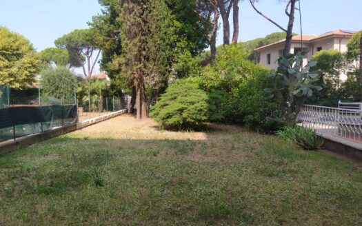 Montecatini Terme. Zona Nord, appartamento piano terra con tre camere