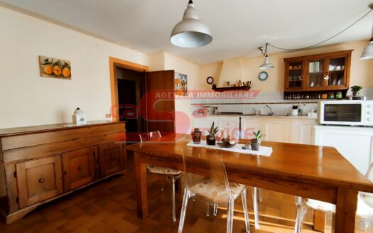 Pescia, Casa Singola