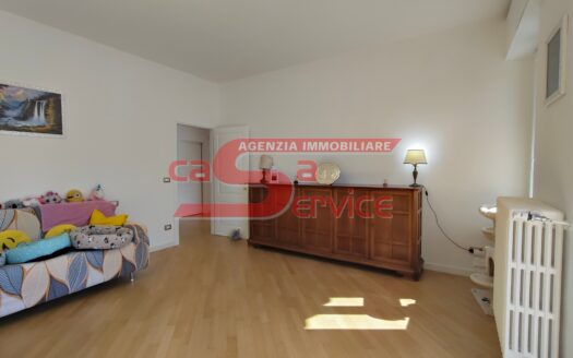 Montecatini Terme, zona nord, appartamento 6 vani completamente ristrutturato
