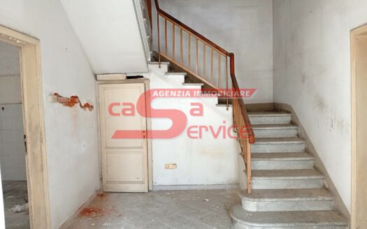 Montecatini Terme. Zona Nord. Unifamiliare da ristrutturare