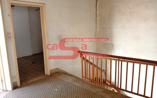 Montecatini Terme. Zona Nord. Unifamiliare da ristrutturare