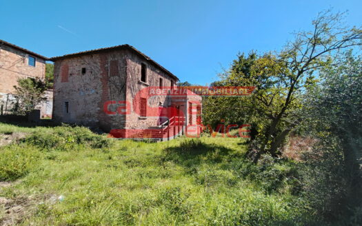 **Colonica in Vendita a Montecatini Terme**