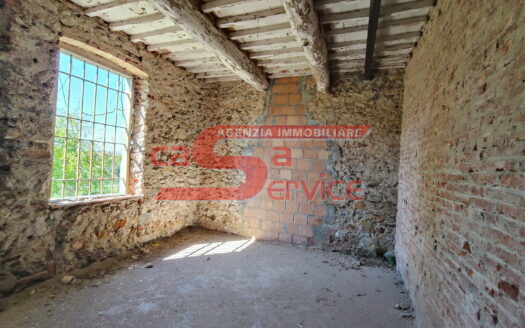 **Colonica in Vendita a Montecatini Terme**