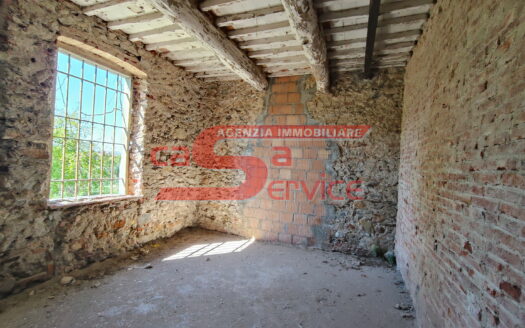 **Colonica in Vendita a Montecatini Terme**