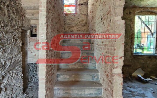 **Colonica in Vendita a Montecatini Terme**