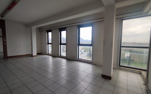 Montecatini Terme ufficio 225 mq. con posti auto