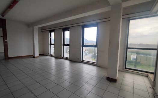 Montecatini Terme ufficio 225 mq. con posti auto