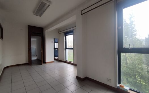 Montecatini Terme ufficio 225 mq. con posti auto